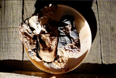 proiezione di caramelle su facciata di casa