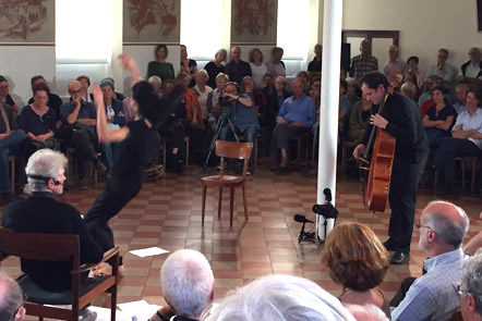 Lo scrittore Alberto Nessi, la danzatrice Marta Zollet e il musicista Zeno Gabaglio durante apparizioni