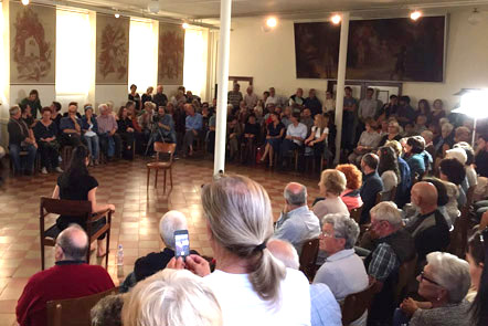 La danzatrice Marta Zollet nella Sala Carlo Basilico alla Pous di Balerna